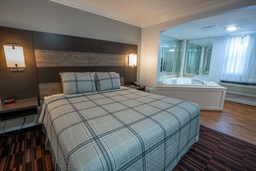 Hyannis Plaza Hotel, Room