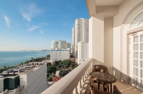 Sunrise Nha Trang Beach Hotel & Spa, Terrace/patio
