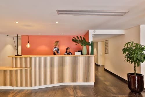 Hotel du Pin Nice Port, Reception