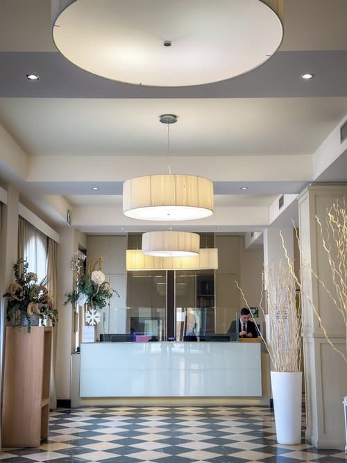 Hotel Catalunya, Reception