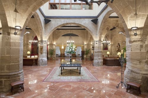 Parador de Santo Domingo de la Calzada, Lobby sitting area