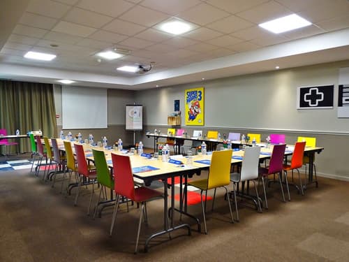 Campanile Val de France, Meeting facility