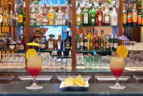 Hotel Ascot, Bar (on property)