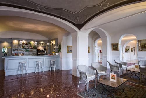 Hotel Beau Rivage, Bar (on property)