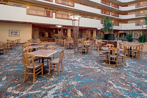 Embassy Suites by Hilton Albuquerque, Lobby