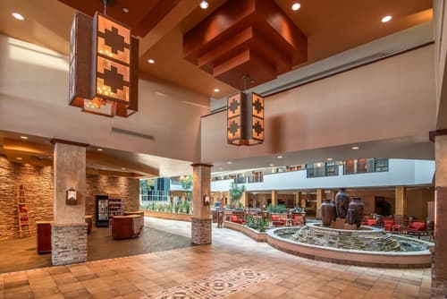 Embassy Suites by Hilton Albuquerque, Lobby
