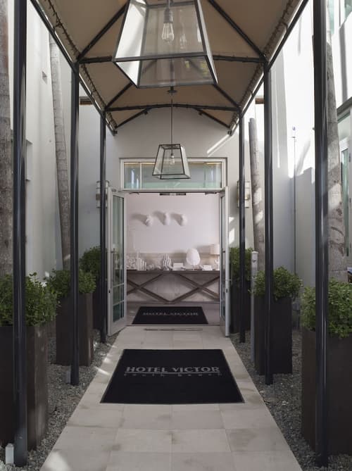 Hotel Victor, Interior entrance