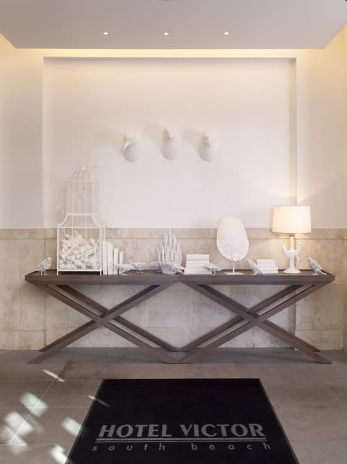 Hotel Victor, Interior entrance