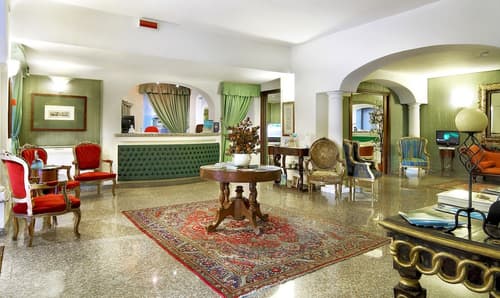 Colonna Palace Mediterraneo, Reception