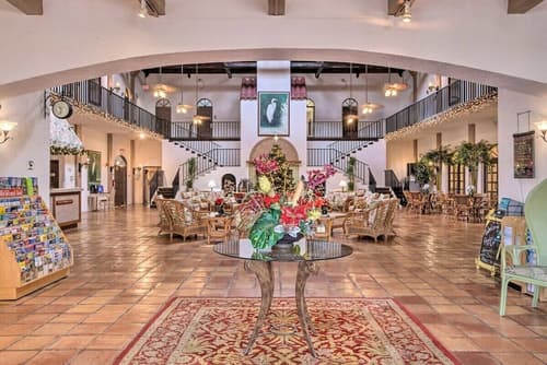 Port of the Islands Everglades Adventure Resort, Lobby