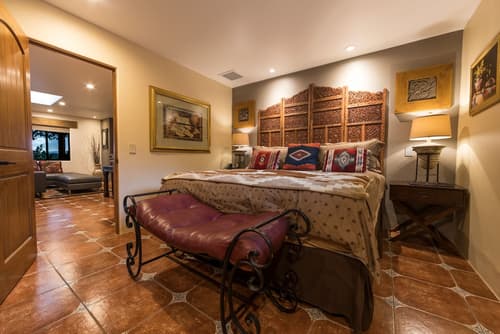 A Sunset Chateau, Room