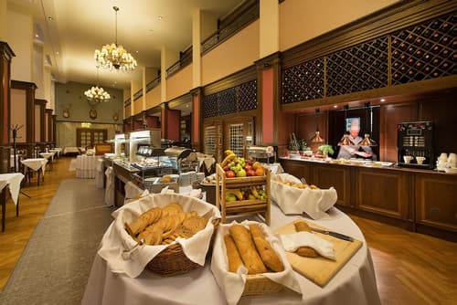 Apollo Hotel Bratislava, Breakfast area
