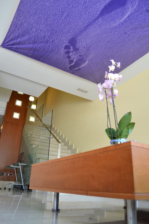 Hotel Marfil, Reception