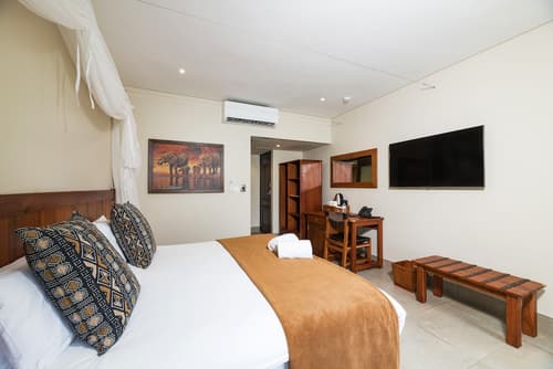 Hwange Safari Lodge, Room