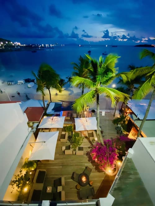 Holland House Beach Hotel