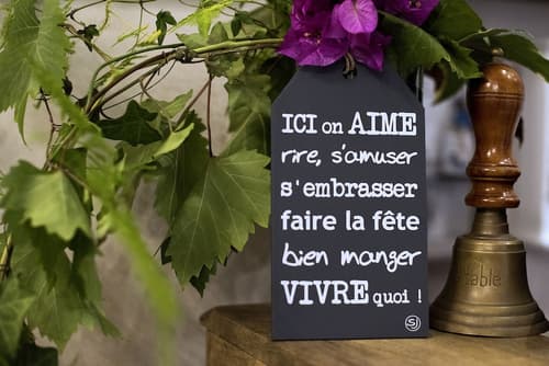 Villa Rivoli, Concierge desk