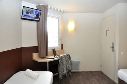 BHôtel De Caen, Room