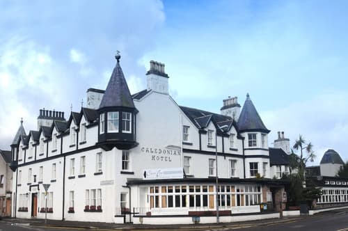 Caledonian Hotel, Primary image