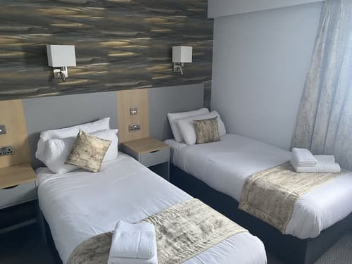 Caledonian Hotel, Room