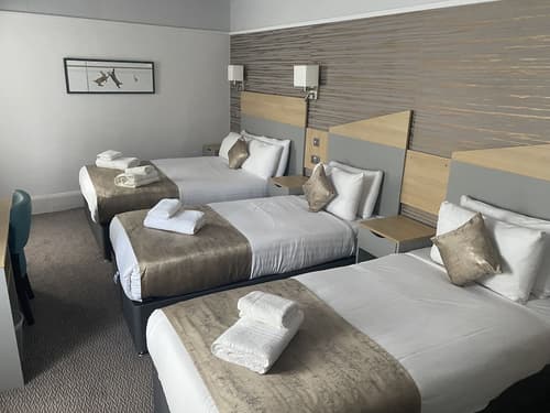 Caledonian Hotel, Room