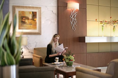 Al Ain Rotana, Lobby sitting area