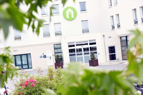 Hotel Campanile Marne La Vallée - Bussy Saint Georges, Exterior