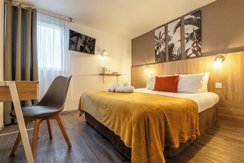 Le Roxane, Primary image