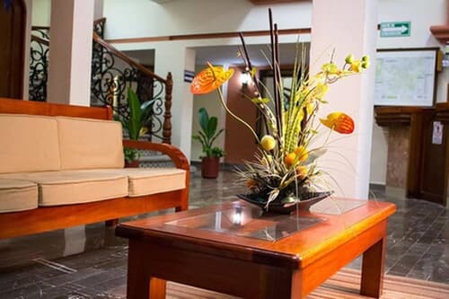 Best Western Hotel Madan, Lobby sitting area