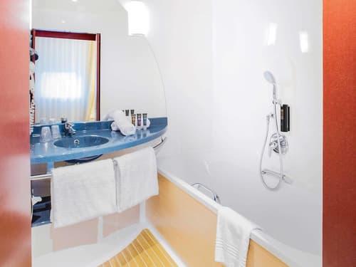 Novotel Suites Geneve Aeroport, Room