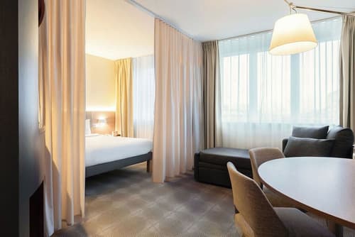 Novotel Suites Geneve Aeroport, Room