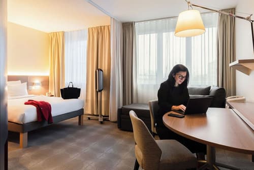 Novotel Suites Geneve Aeroport, Room