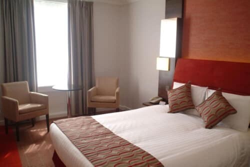 The Dragon Hotel, Room