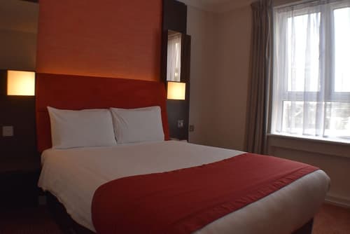 The Dragon Hotel, Room