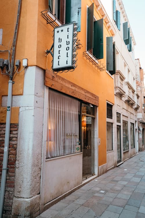 Tivoli Hotel, Primary image