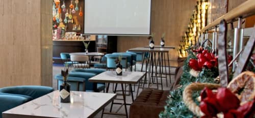 Poseidonia Beach Hotel, Lobby lounge