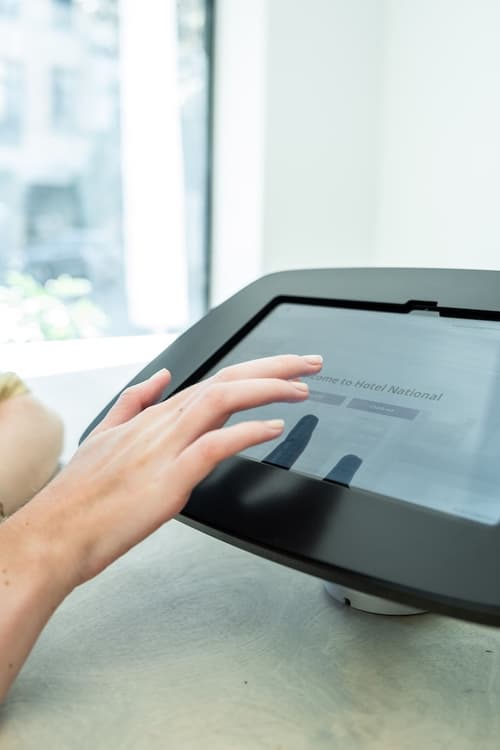 Hotel National, Reception