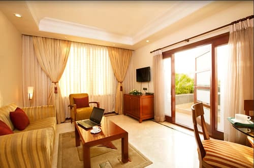 The Accord Metropolitan, Room