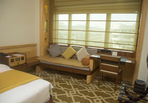 Marco Polo Hotel, Room