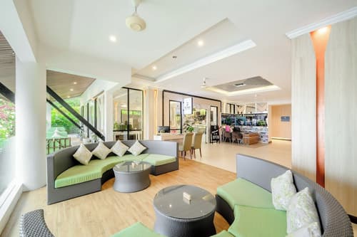 Andamantra Resort and Villa Phuket, Lobby sitting area