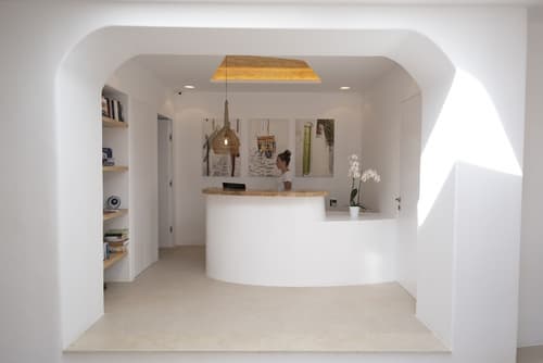 Argo Hotel, Reception