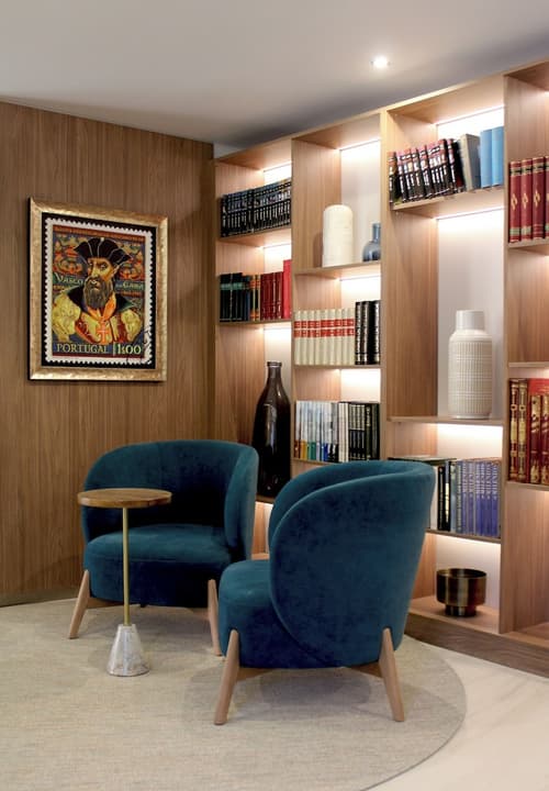 AP Sines, Lobby sitting area