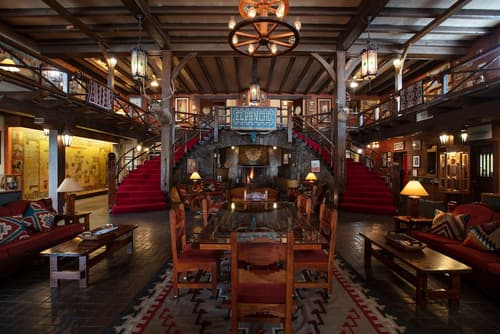 Hotel El Rancho, Lobby sitting area