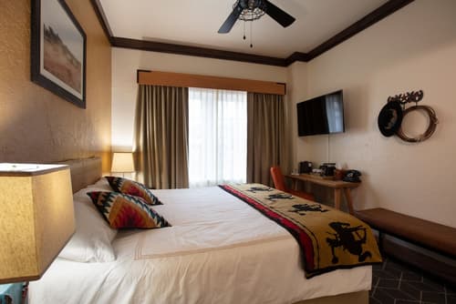 Hotel El Rancho, Room