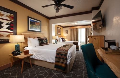 Hotel El Rancho, Room