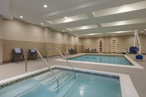 Courtyard by Marriott Lancaster, Pool