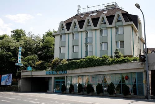 Hotel Bara Budapest, Primary image