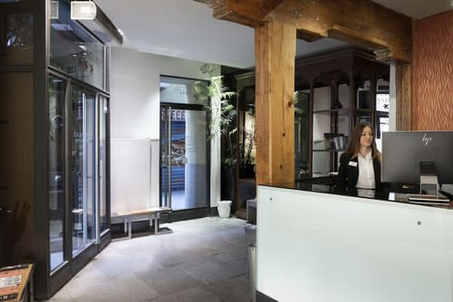 Petit Palace Posada del Peine, Reception