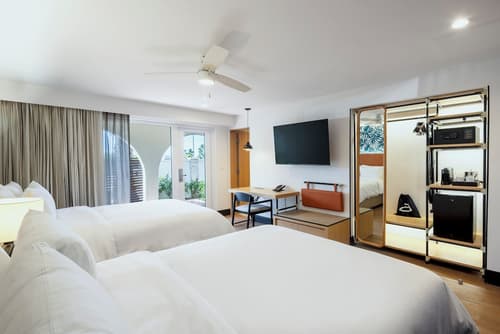 voco Surfside Aruba by IHG