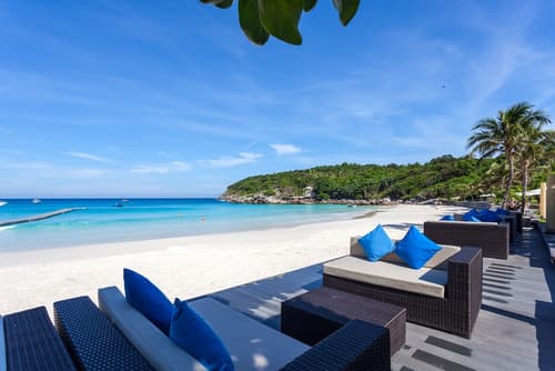 The Racha, Lobby lounge