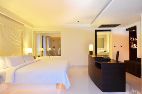 The Racha, Room